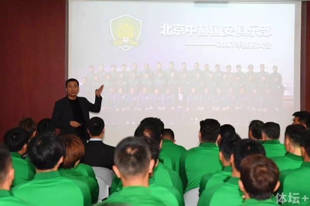 而在谈到本场B费的表现时，斯科尔斯给予肯定。